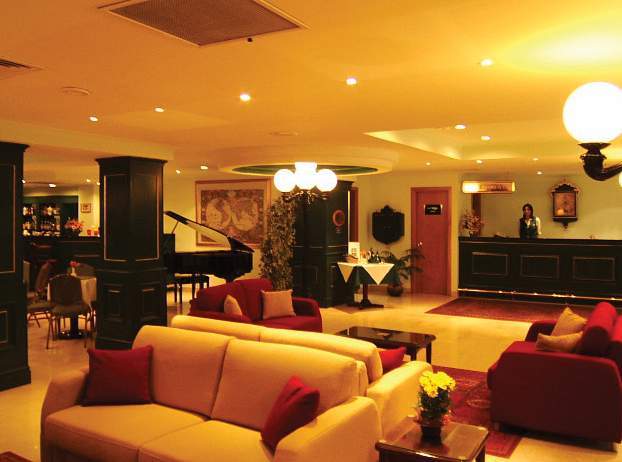 The Crown Hotel Buġibba Ngoại thất bức ảnh